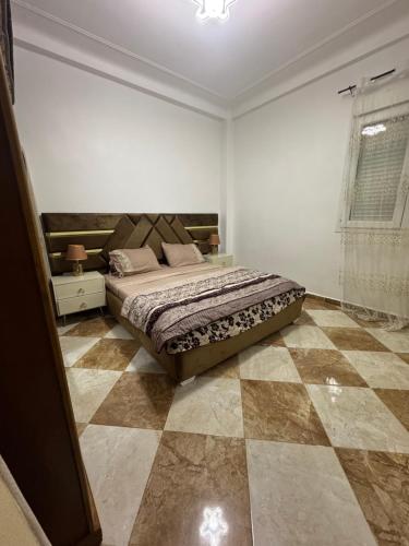 Appartement équipé et ensoleillé avec vue sur mer (Appartement equipe et ensoleille avec vue sur mer) in Mostaganem