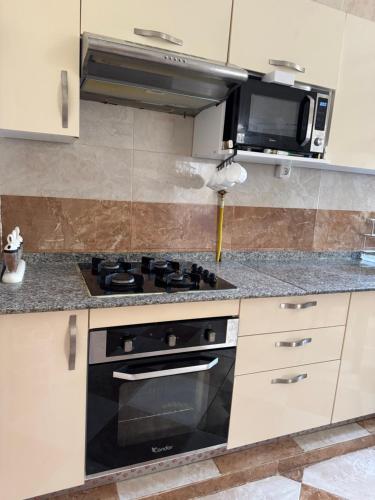 Appartement équipé et ensoleillé avec vue sur mer (Appartement equipe et ensoleille avec vue sur mer) in Mostaganem