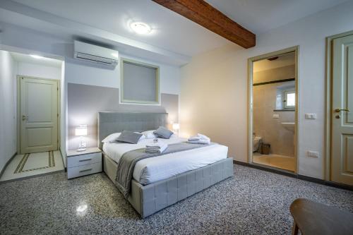 YID Agnolo three bedroom apartment in Florence, Florence