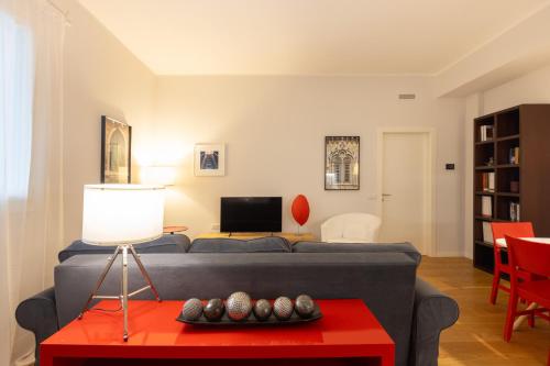 Chic Design Apt | Brera & Sempione Park Milan