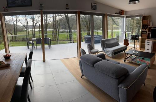 Maison d'architecte en bois gîte à louer Eoleux