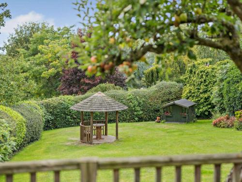 Iekārtas, 1 Bed in York oc-g0032 in Kraika
