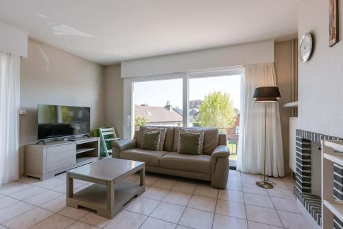 Casiola - Villa Near Beach with Double Parking, Oostduinkerke