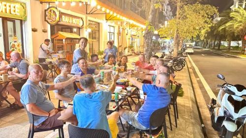 Restaurant, Amber Hotels COFFEE & FOOD 1986 VH08 DTH2-24Mallocar Grandworld Quang Truong Bien in Cua Can