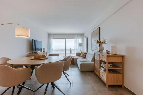 Casiola - Seaview apartment with spacious terrace in Zeebrugge – khách sạn tại Lissewege