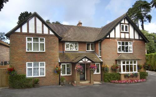 The Pilgrim's Guest House, Donnington, Berkshire