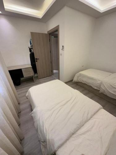 SAKN 9 - Two Bedroom Apartment - image 3