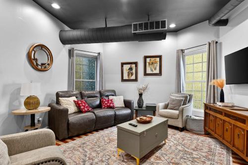 Stylish home close to Louisville NuLu & downtown