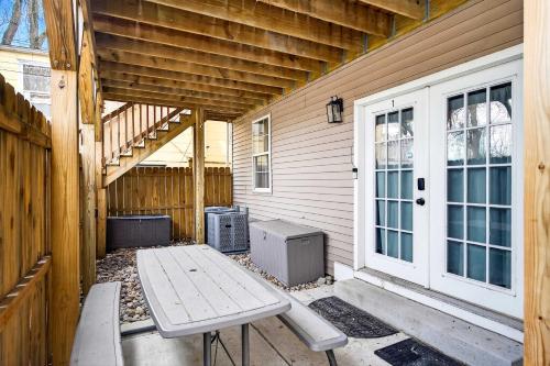 Stylish home close to Louisville NuLu & downtown - image 7