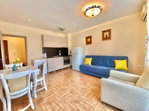 Cozy 1-Bedroom Apartment in Royal Bay – khách sạn tại Yurta