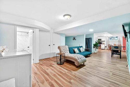 Spacious 1 BD + 1 Den near Marina and Canal in Port Colborne (ON)
