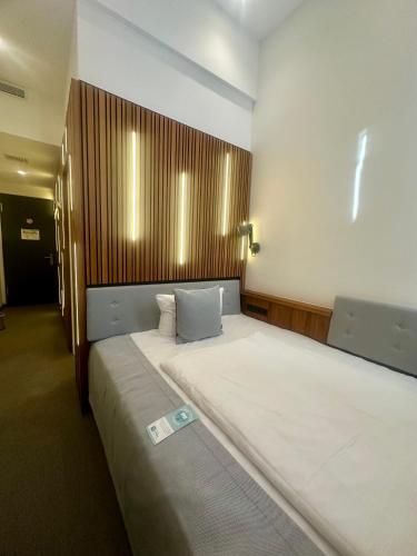 1 twin bed