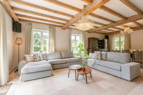 Casiola - Authentic Serene Vacation Hideaway with Pond - Ostend Casiola - Authentic Serene Vacation Hideaway with Pond - Ostend