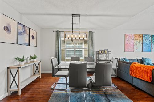 Spacious Corporate Condo - 2bd/2ba in Madison, USA