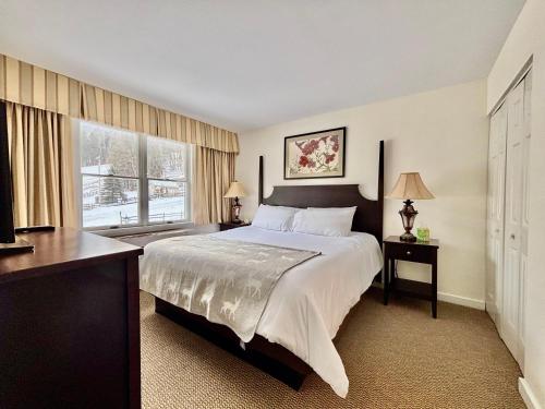 客房, Ski in-out, Slope and Pool Views 1BR at Country Inn in 漢考克