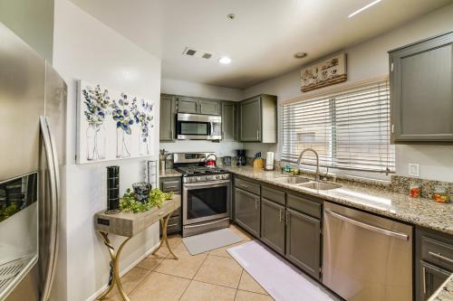 Explore SoCal: Family-Friendly Home in Fontana! in Fontana (CA)