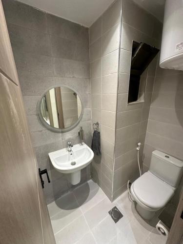 SAKN 10 - Two Bedroom Apartment - image 4