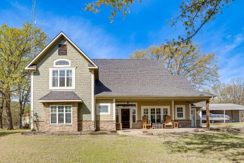 1 Mi to Lake Fork! Countryside Escape w/ Pool in Gantera