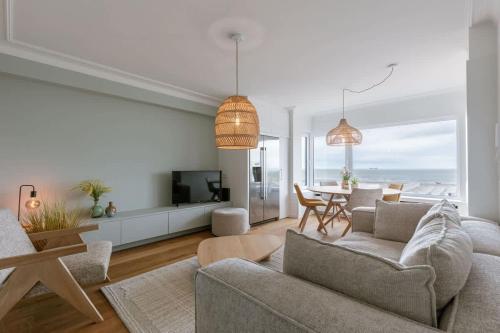 Casiola - Bright & Stylish Apartment Near Beach with Sea view, Кнокке-Хейст