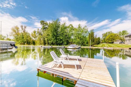 The Boat House w/ Dock: Enjoy Lake Life! in Syracuse (IN)