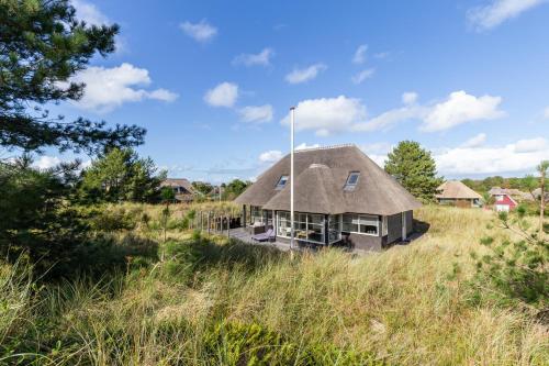 Luxe Duinvilla Zee met sauna en laadpaal nabij strand Ameland en dorp Nes – khách sạn tại Nes