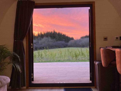 Glamping pod with en-suite & underfloor heating in Slebech