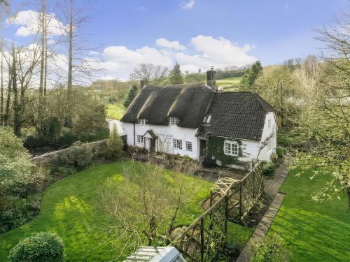 A szálláshely kívülről, Plush Cottage in Piddletrenthide