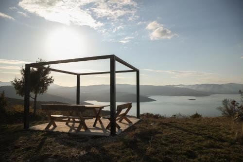 Lakeview Retreat Kljakovica- Bilećko jezero (Lakeview Retreat Kljakovica- Bilecko jezero) in Vracenovici