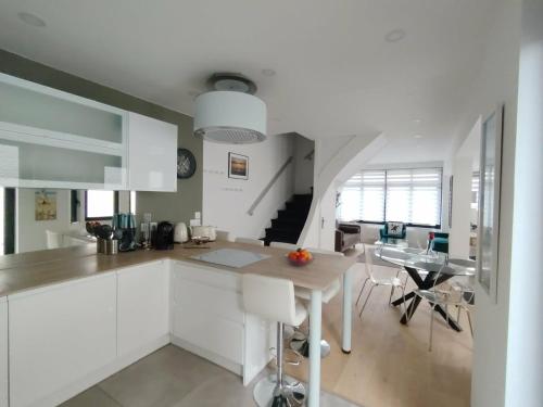 Centre ville Le Touquet, Villa familiale, Terrasse exterieure, 3 grandes chambres dont une parentale, balcon, baignoire
