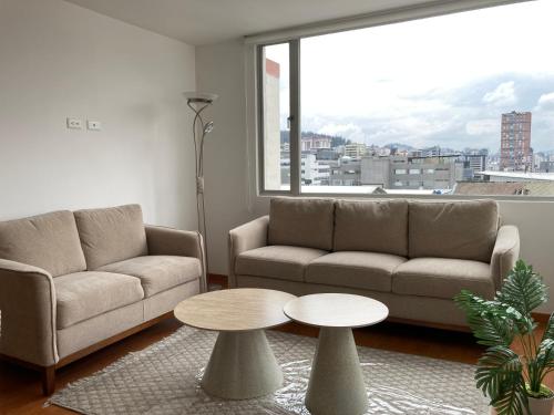 Apartment near La Carolina Park and Riocentro Security&Parking