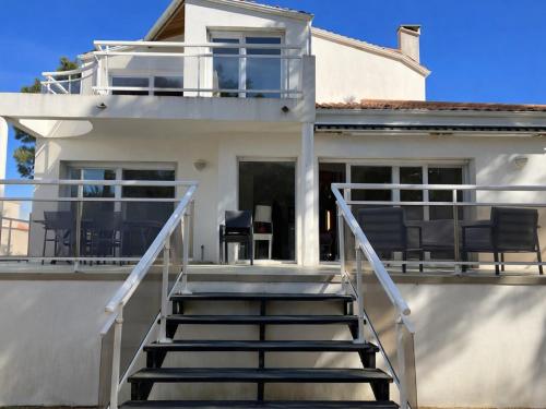 Villa Proche Plage avec Jardin, Terrasse et WiFi – La Tranche-sur-Mer - FR-1-22-272