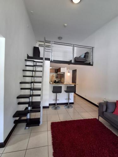 COSTA RICA, Apartamento en condominio Avalon Country Club,Santa Ana, terraza,balcon, restaurante, pi in Santa Ana