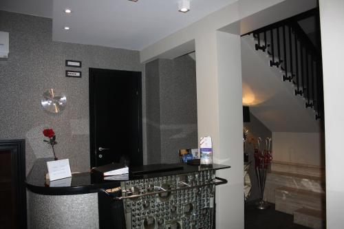 Home In Rome Trevi - image 6