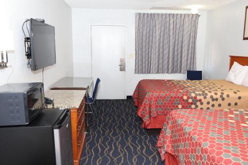 Crossroads Inn – Fort Pierce, FL