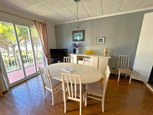 Grand 2 pièces en bord de plage avec terrasse et vue sur mer - FR-1-837-17 (Grand 2 pieces en bord de plage avec terrasse et vue sur mer - FR-1-837-17) in 阿爾熱萊海濱
