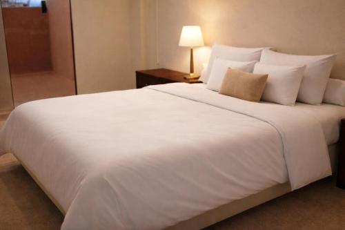 Premium studio with balcony and panoramic view - image 5
