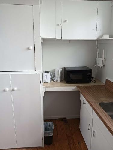 2 Doulbe and 2 Sofa Beds Garden Charlet B in 霍登斯灣