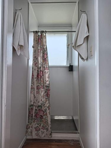 2 Doulbe and 2 Sofa Beds Garden Charlet B in 霍登斯灣