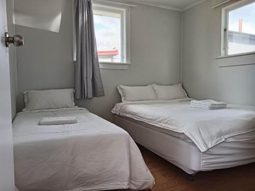 2 Doulbe and 2 Sofa Beds Garden Charlet B in 霍登斯灣