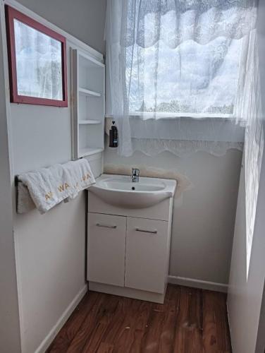 2 Doulbe and 2 Sofa Beds Garden Charlet B in 霍登斯灣