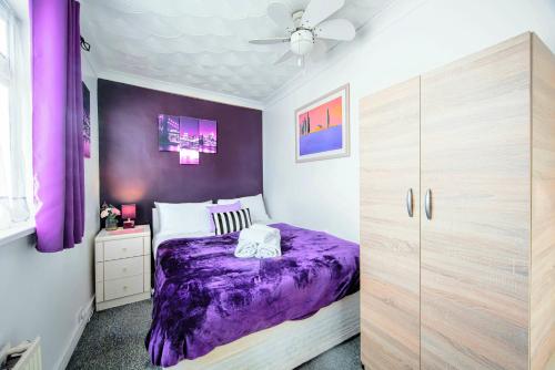 The Gillings 5 Bedrooms great for Teams & Long-term – khách sạn tại Gillingham North