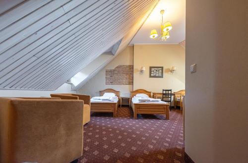 Alexa Old Town Room Type - Economy Quadruple Room