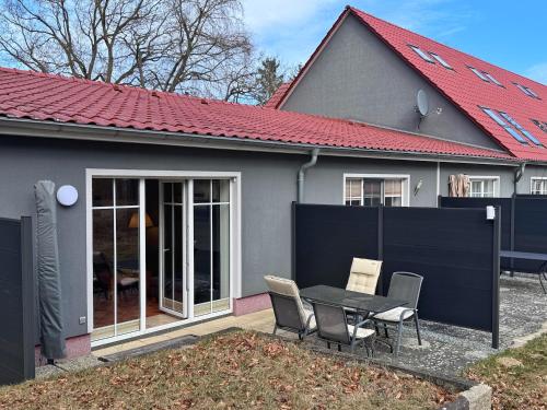 Balkons/terase, Gemütliche Ferienwohnung mit 2 Schlafzimmern am Prosnitzer Wald (Gemutliche Ferienwohnung mit 2 Schlafzimmern am Prosnitzer Wald) in Gustow
