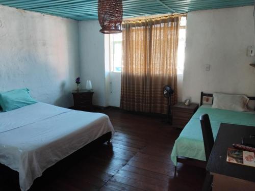 1 double bed, 1 twin bed