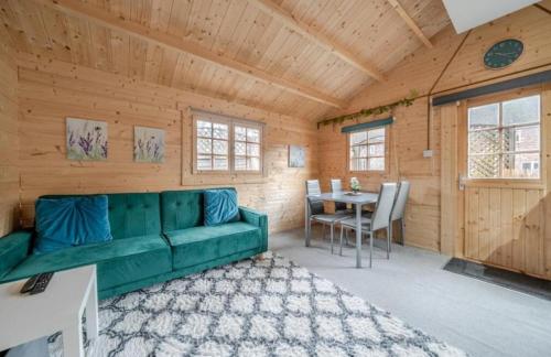 The Cosy Cabin, Old Windsor