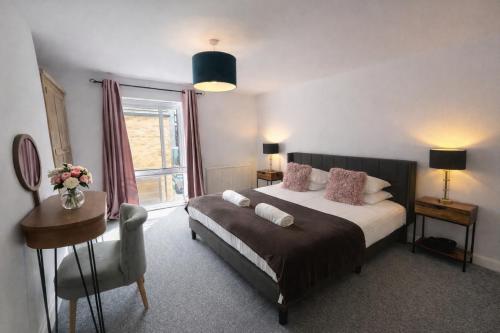 Olea Tree House with Free Parking close to Addenbrooke's in Trumpington