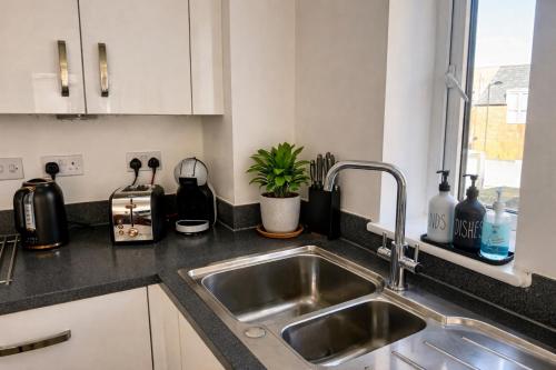 Olea Tree House with Free Parking close to Addenbrooke's in Trumpington