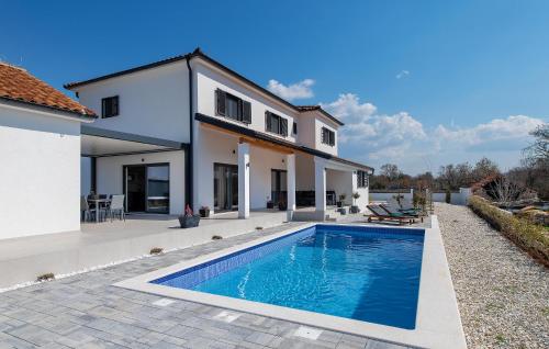 Peldbaseins, Pet Friendly Home In Pakovo Selo in Pokrovnik