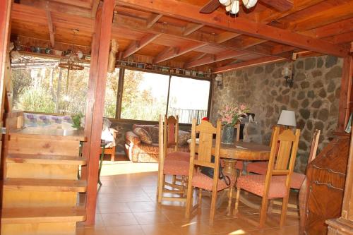 Andean Countryside, Mountains & Riverside Retreat in San Estebana