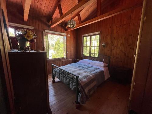 Andean Countryside, Mountains & Riverside Retreat in San Estebana